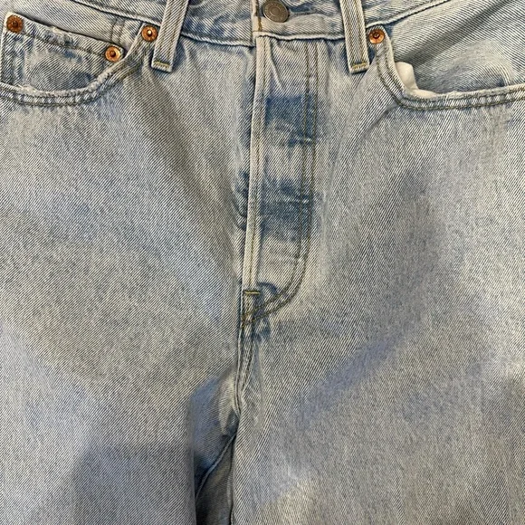 🎉HP🎉Levi's Ribcage Straight Ankle Light Blue Jeans - Picture 2 of 7